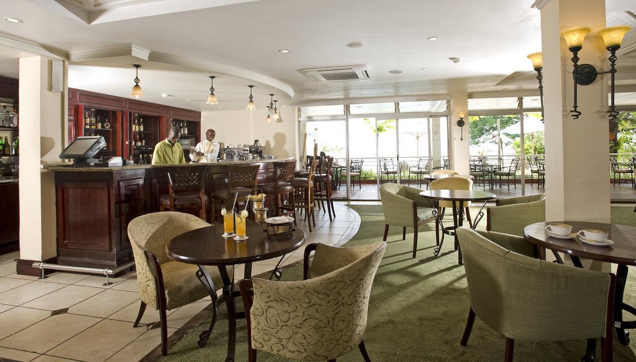 Lake Kivu Serena Hotel ギセニ レストラン 写真